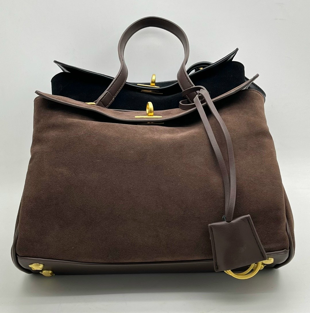 сумка в образе balenciaga размер 35 х 25 x 10 см замша,замшевая сумка,сумка женская натуральная замша,сумка женская замшевая,сумка замшевая коричневая