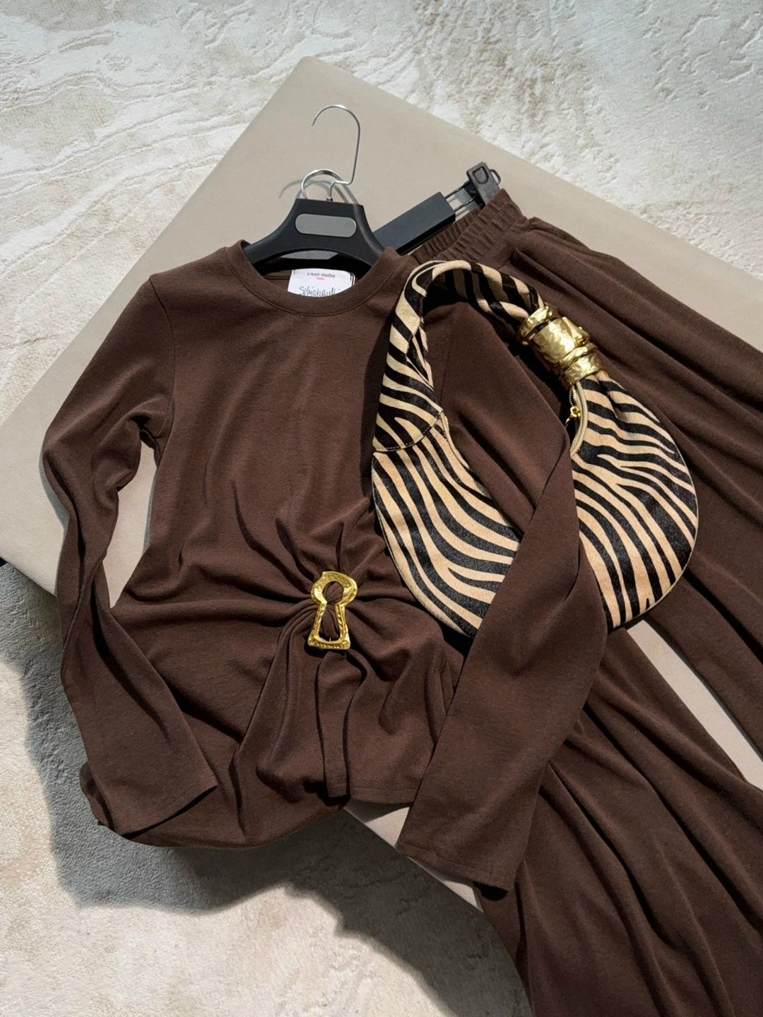 стильные костюмы,костюм с лонгсливом и юбка,платье длинное,плиссированная юбка