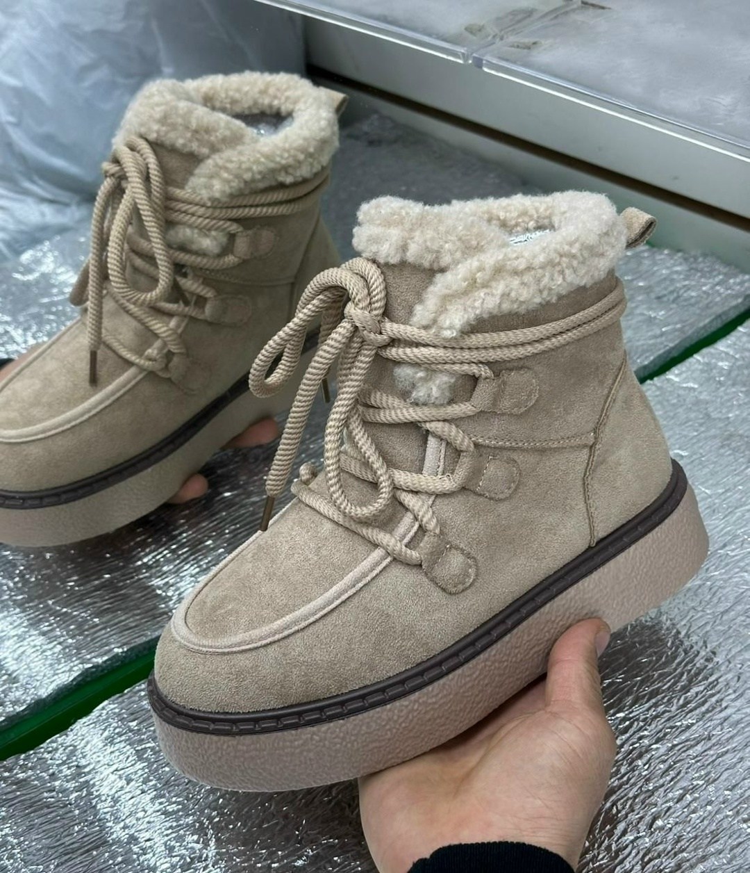 женские зимние ботинки,,зимняя женская , женская,женские зимние угги с шнурками
