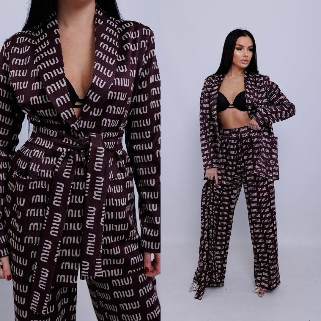 костюм двойка,женский костюм,костюм с брюками,женской одежды,трикотажный костюм