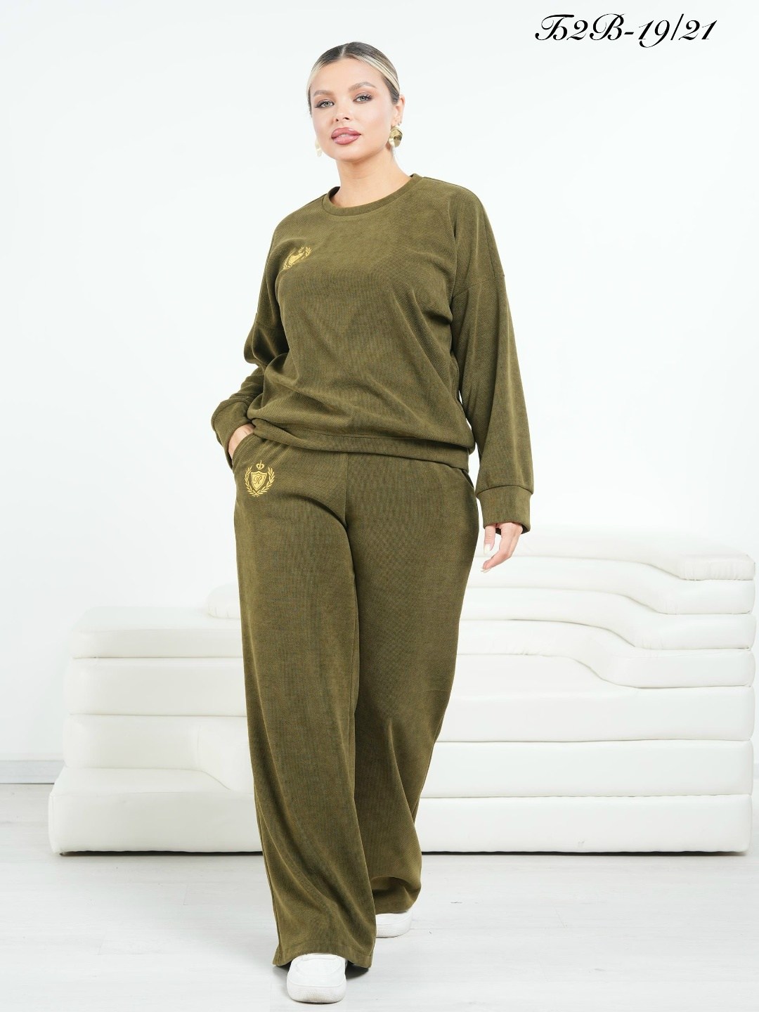 костюм женский,женские спортивные костюмы,костюм велюровый,костюм спортивный велюровый,костюм женский велюровый