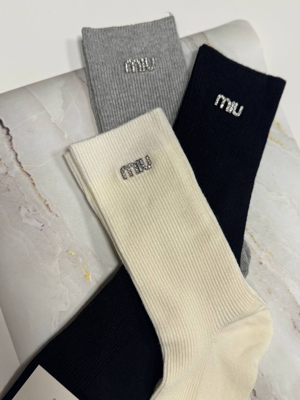 носки модная,носки мода,хлопковые носки,носки спортивные,носки миу миу