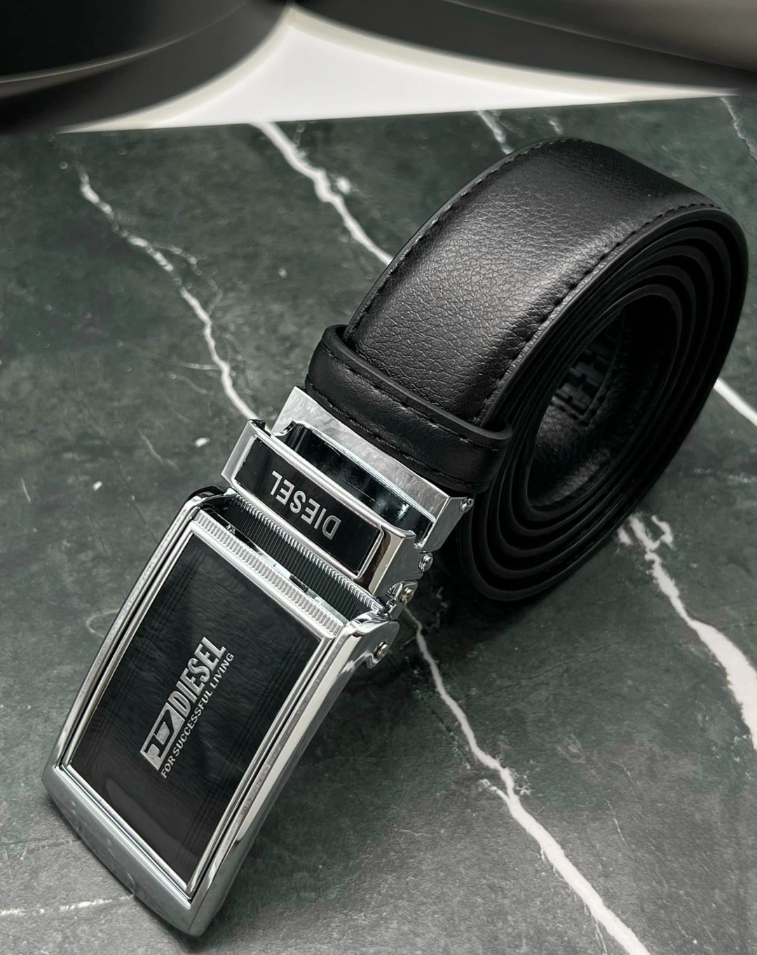 ремень dsquared,ремень кожаный,мужские ремни,ремень новый, натуральная кожа, фирма dsquared,мужской ремень с автоматической пряжкой