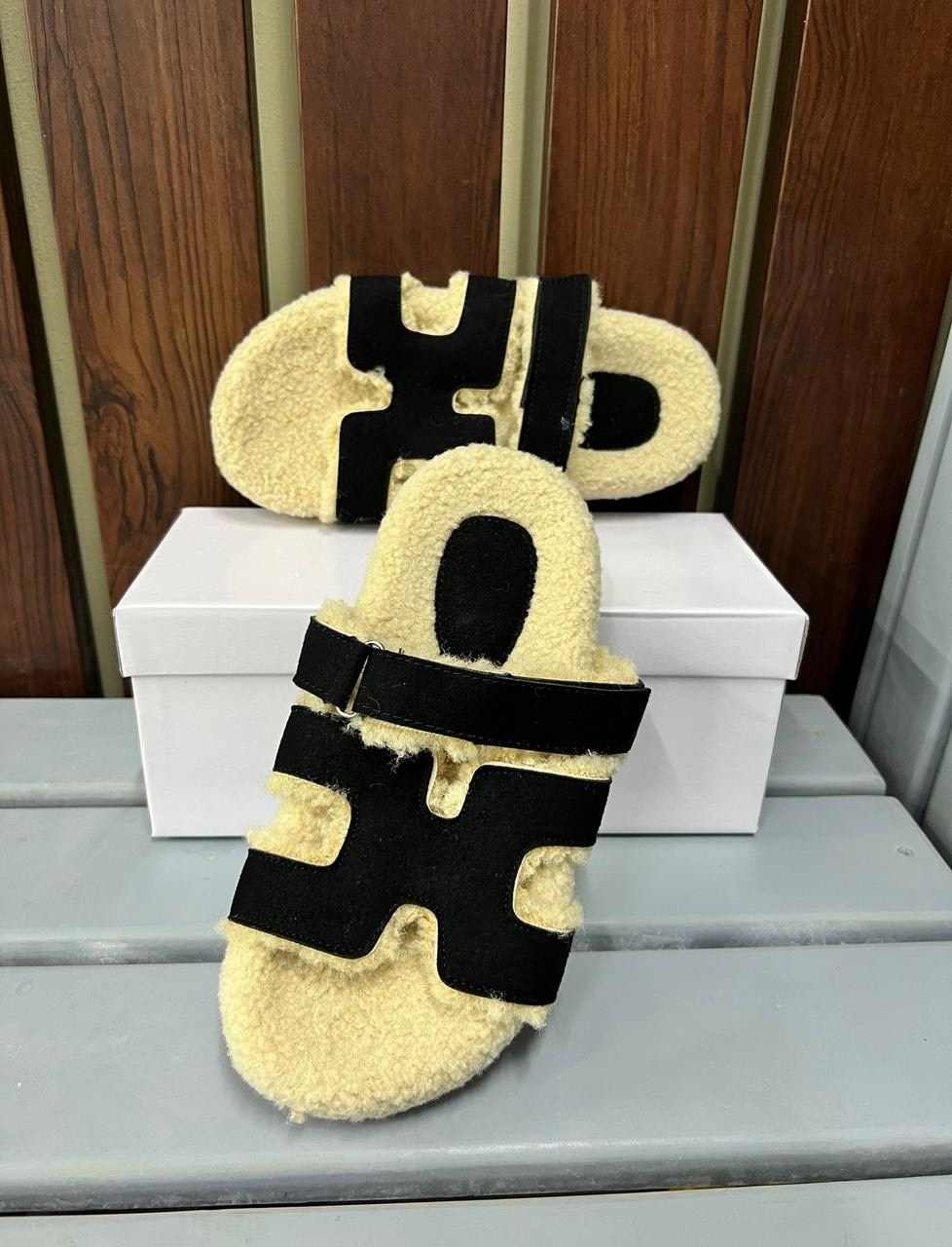 женские шлепанцы,шлепанцы эрмес,тапочки hermes,модные тапочки,меховые тапочки