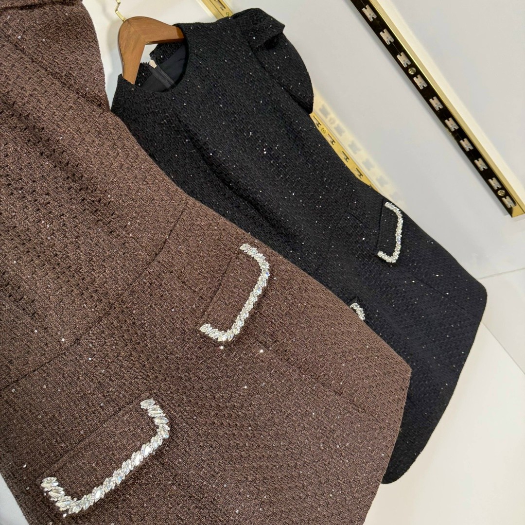 костюм с юбкой,костюм твидовый,черное платье,стильные наряды,платье женская