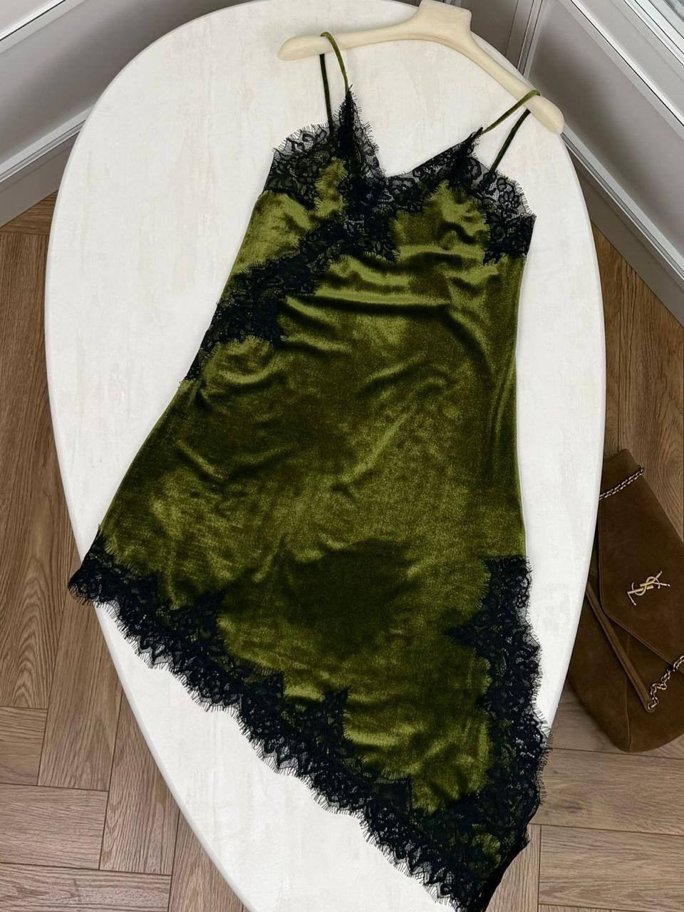 сорочка длинная шелковая mia-amore "olivia" 3648 оливковый,сорочка шелковая длинная mia-amore olivia 3648 оливковый 2xl,длинная сорочка шелковая mia-mella цвет оливковый,шёлковая сорочка длинная на бр