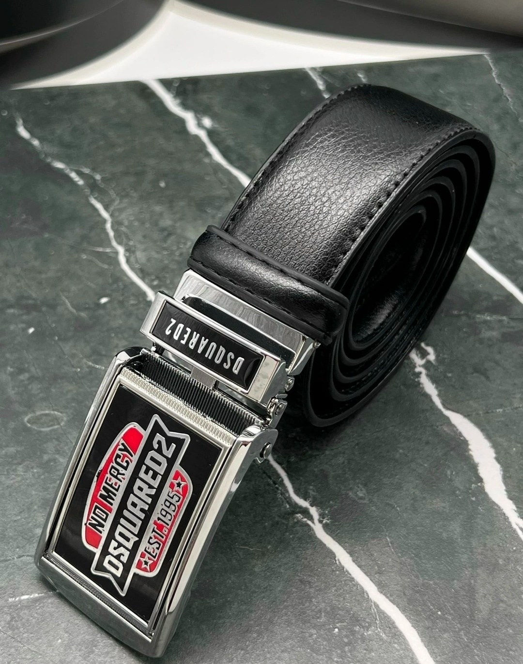 ремень dsquared,ремень кожаный,мужские ремни,ремень новый, натуральная кожа, фирма dsquared,мужской ремень с автоматической пряжкой