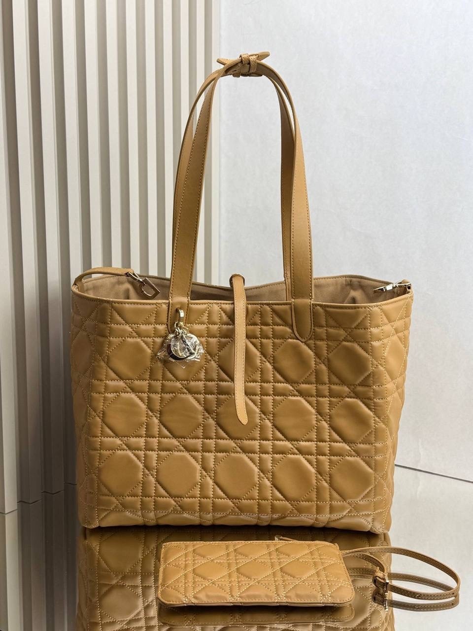 сумка женская christian dior,dior сумка,сумки диор,сумка диор белая,сумка женская dio стеганая с ручкой dior