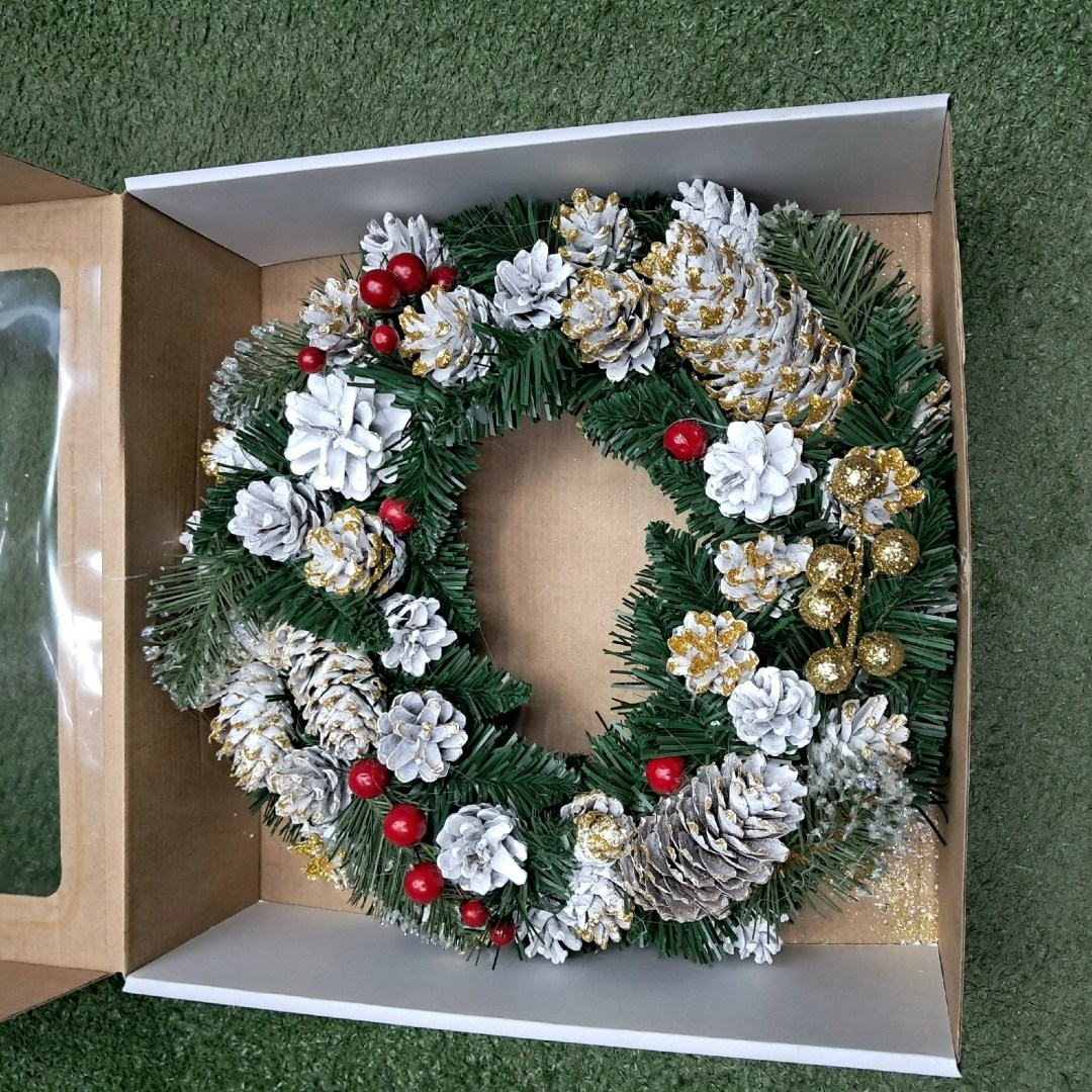 венки новогодние,рождественские венки,венок рождественский,венок новогодний своими руками из шишек,новогодние украшения