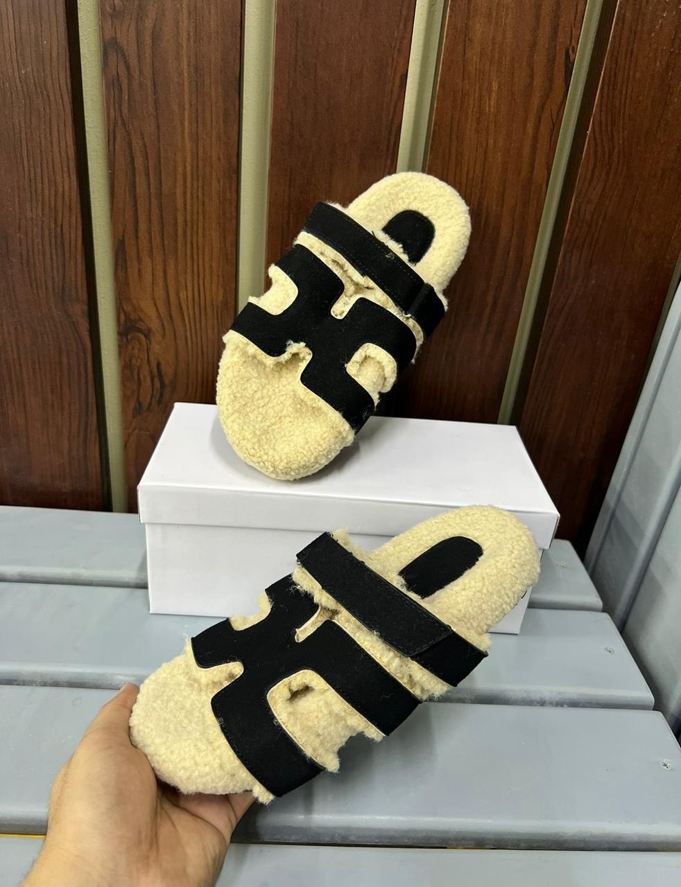 женские шлепанцы,шлепанцы эрмес,тапочки hermes,модные тапочки,меховые тапочки