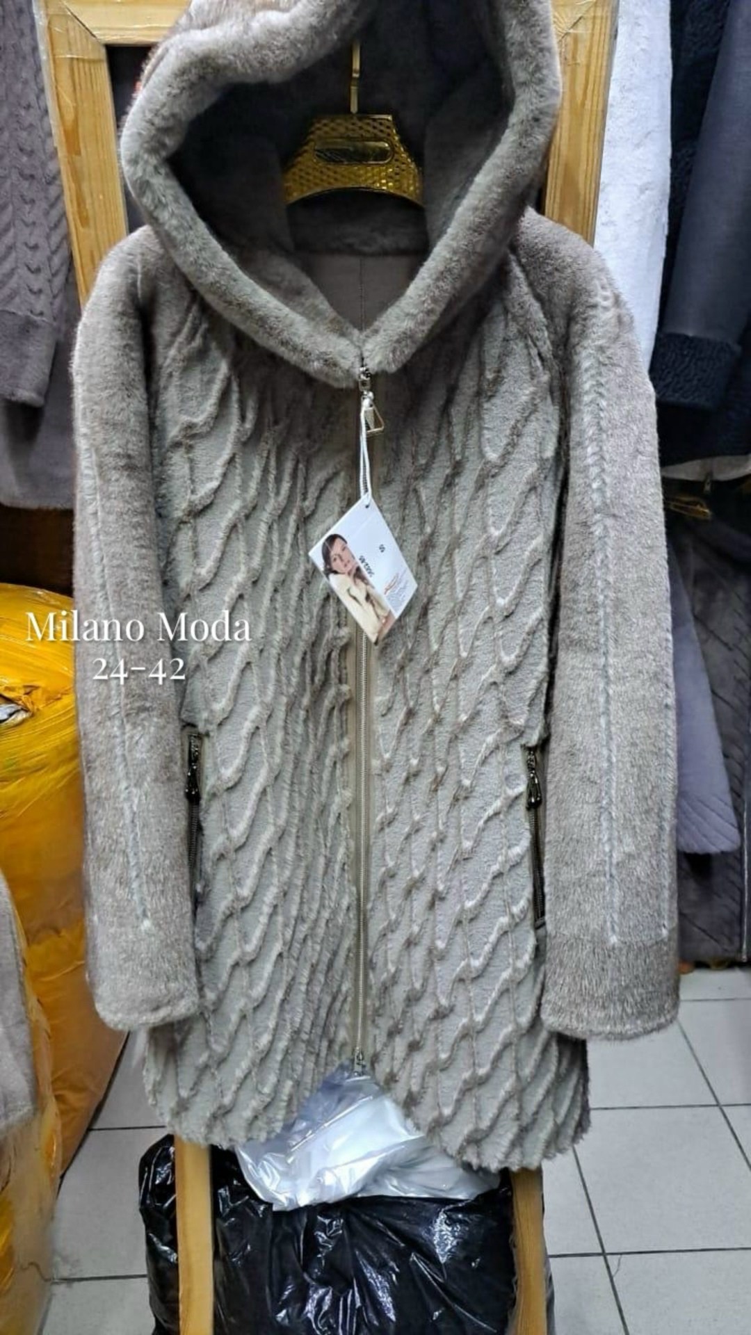 дубленка зимняя двухсторонняя с капюшоном шуба viti,шуба из астрагана,шуба из мутона,пальто с капюшоном,шубка