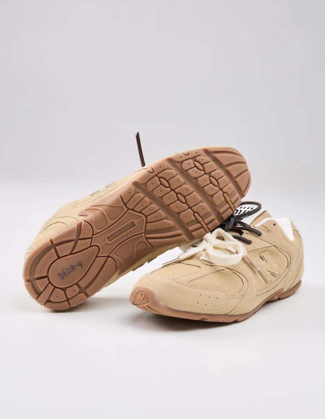 кроссовки new balance,,кроссовки,замшевые кроссовки,new balance x miu miu 530 sl suede ecru