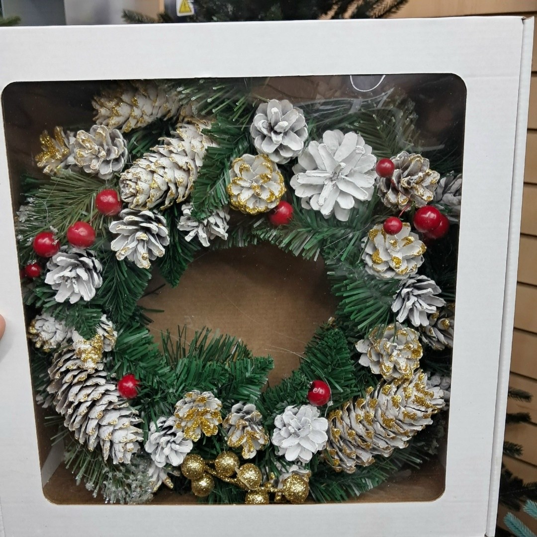 венки новогодние,рождественские венки,венок рождественский,венок новогодний своими руками из шишек,новогодние украшения