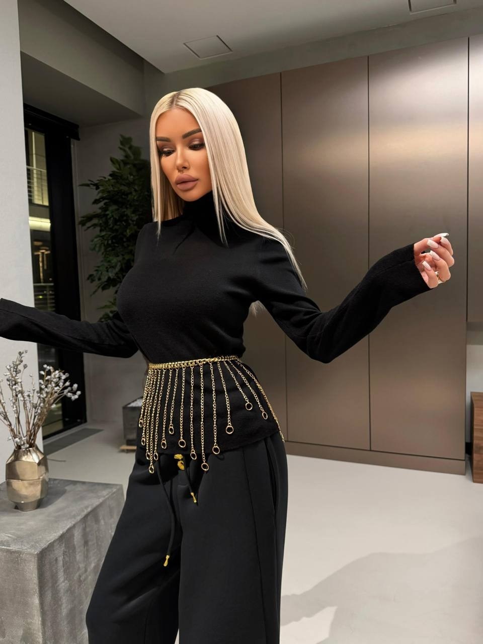 водолазка трикотажная облегающая с цепочкой borlakova 138264299,водолазка трикотажная облегающая с цепочкой borlakova,черная водолазка с цепочкой,мода модная