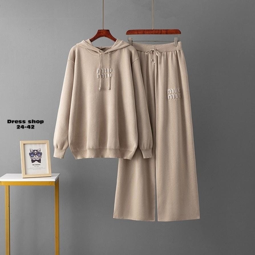 женский трикотажный костюм,трикотажный костюм с капюшоном,трикотажные костюмы,комплект одежды женские,костюм повседневный