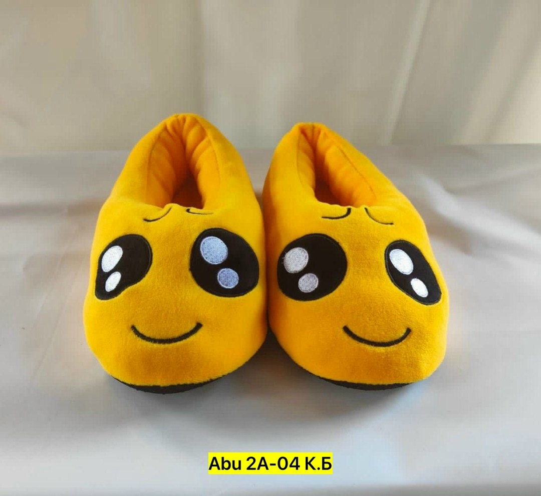 милые тапочки,домашние тапочки,тапочки смайлики,тапочки в виде эмоджи,плюшевые тапочки