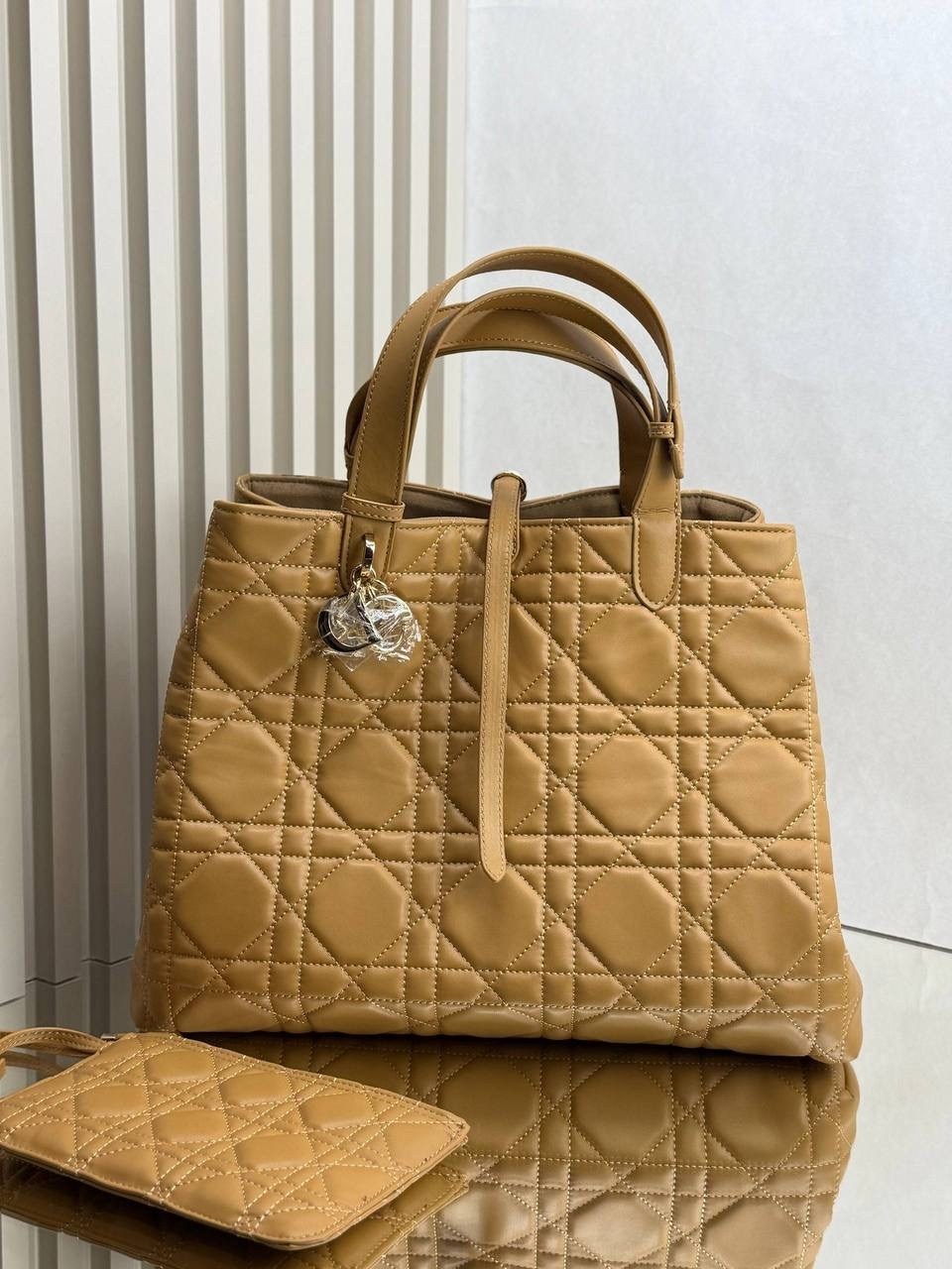 сумка женская christian dior,dior сумка,сумки диор,сумка диор белая,сумка женская dio стеганая с ручкой dior