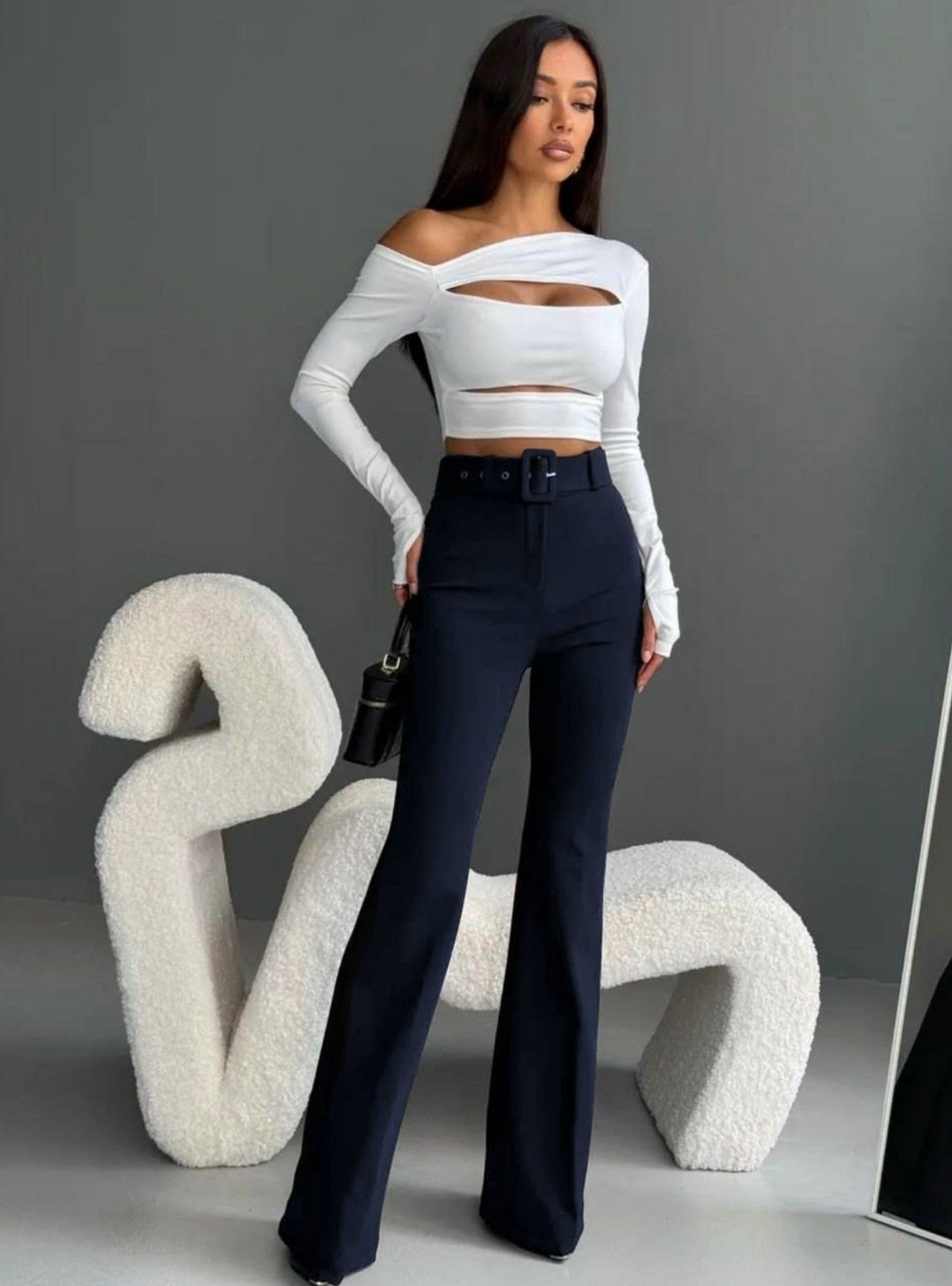 брюки женские клеш,черные брюки клеш,брюки клеш,образ с брюками клеш,черные джинсы клеш