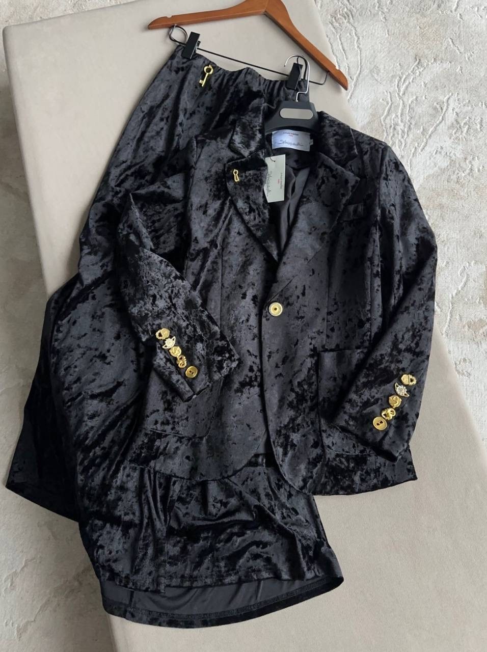 брючный костюм из бархата,костюм брючный бархатный,бархатный костюм,бархатный костюм женский,костюм из бархата