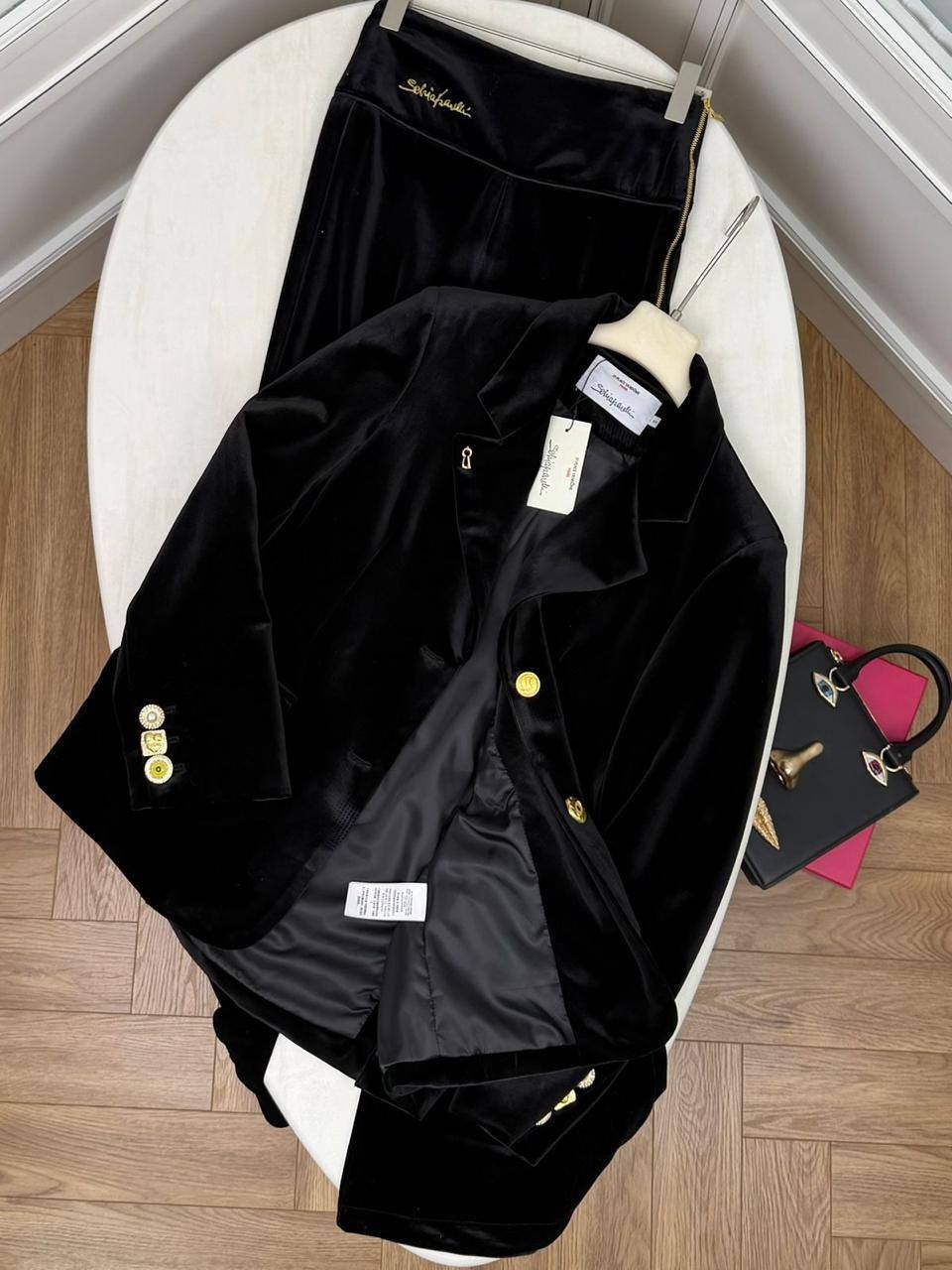 брючный костюм buter,брючный костюм buter 2999 черный размер 42-52,брючный костюм butter 2999 черный,костюм buter 2999 черный,бархатный брючный костюм