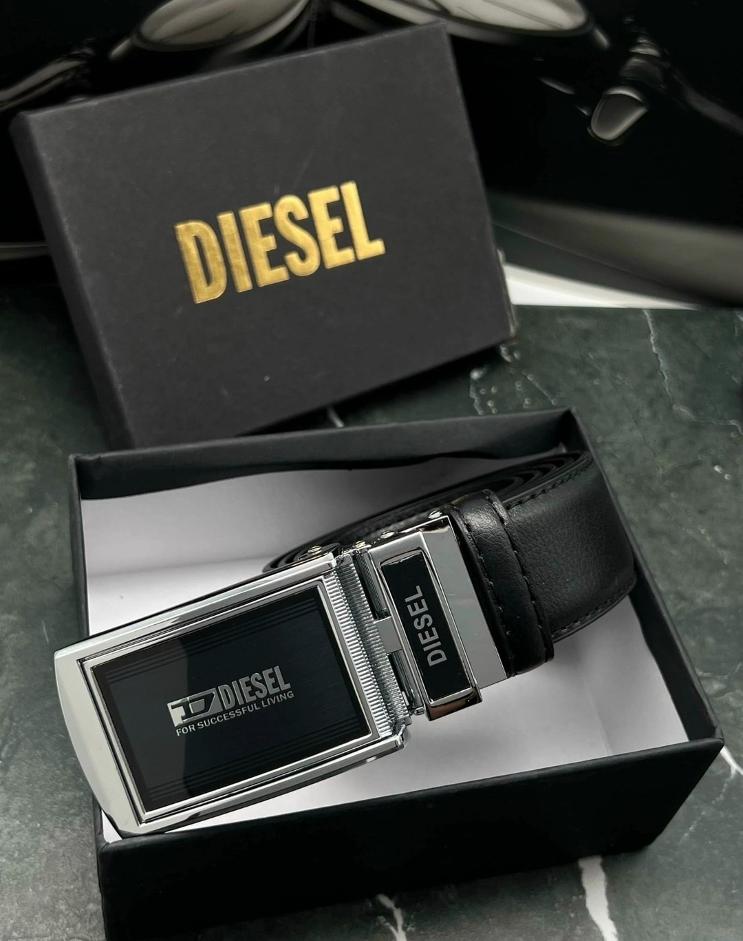 ремень dsquared,ремень кожаный,мужские ремни,ремень новый, натуральная кожа, фирма dsquared,мужской ремень с автоматической пряжкой