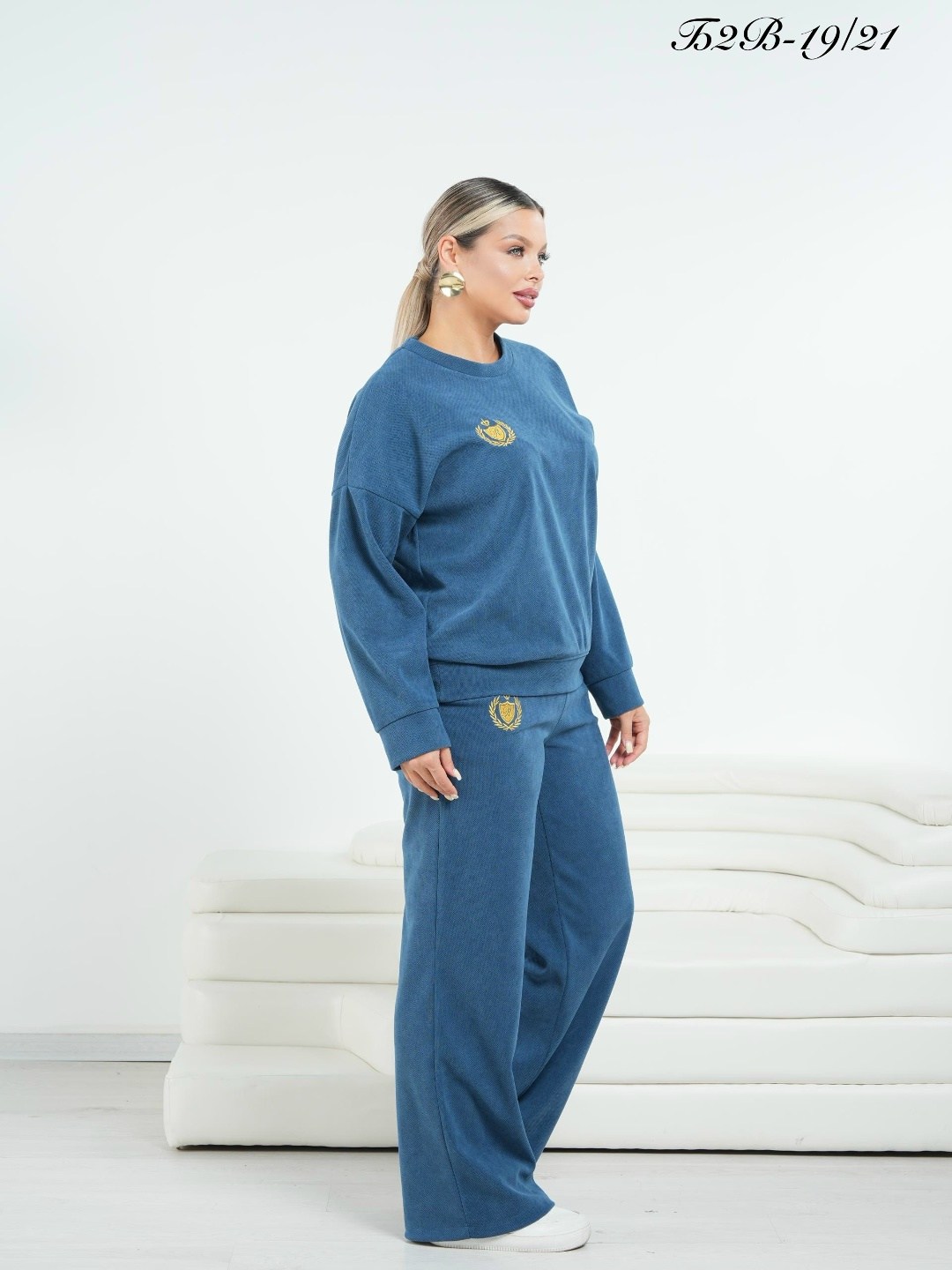 трикотажные костюмы,спортивные костюм,одежда спортивная,костюмы женский,женские спортивные костюмы