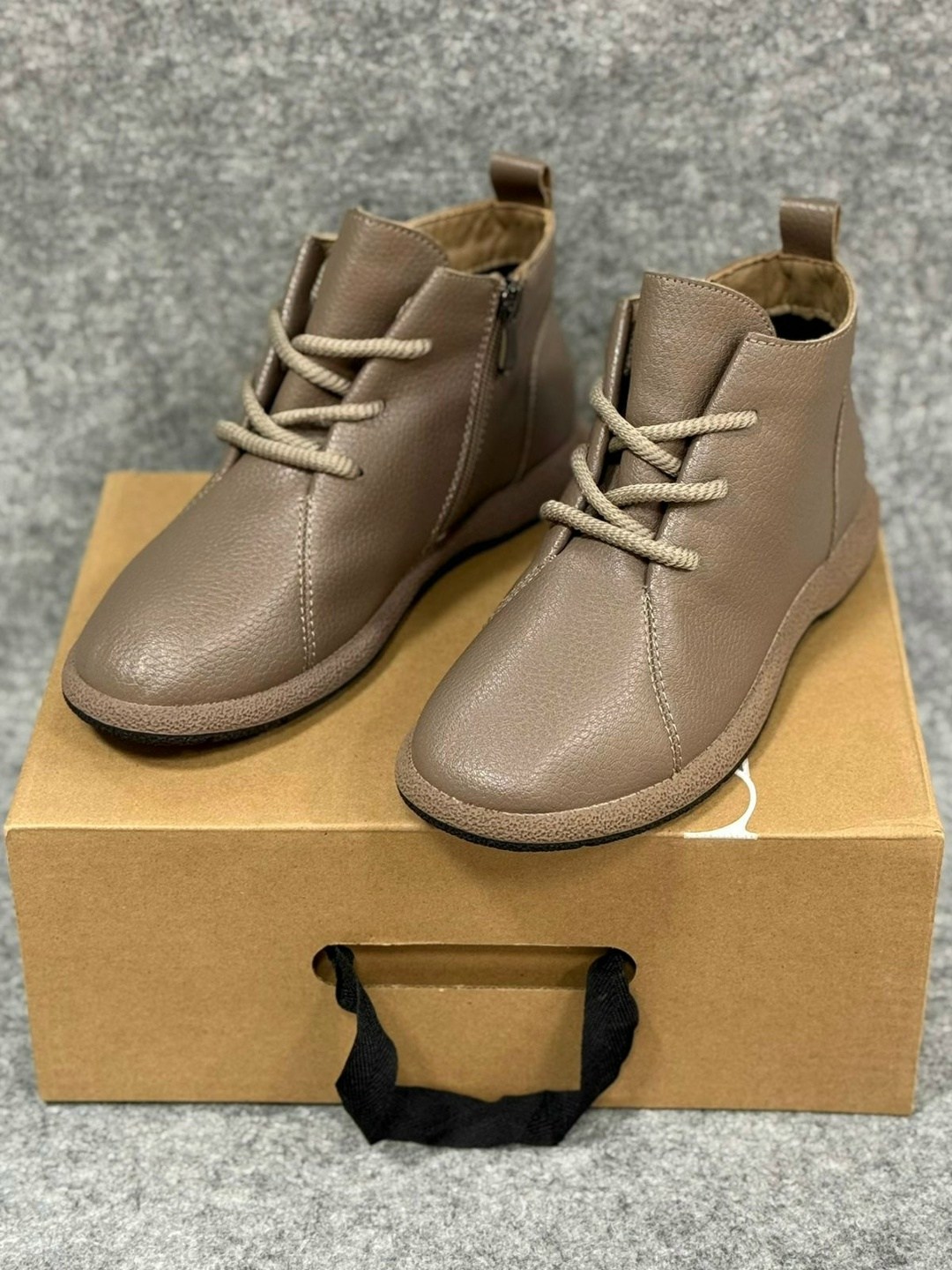 ,ботинки женские,женская ,бежевые ботинки,ботинки полуботинки