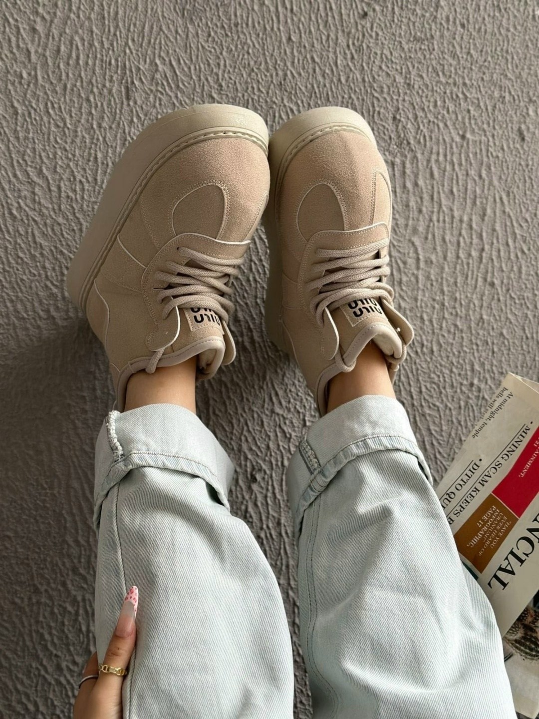 женские бежевые замшевые ботинки из овчины на шнуровке,,теплая ,женские бежевые замшевые ботинки,женская