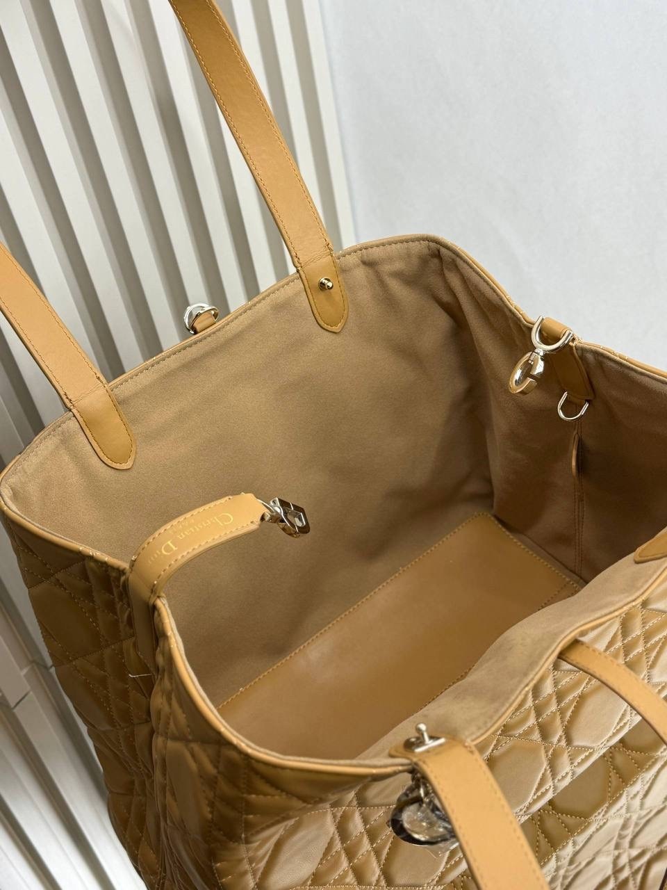 сумка женская christian dior,dior сумка,сумки диор,сумка диор белая,сумка женская dio стеганая с ручкой dior