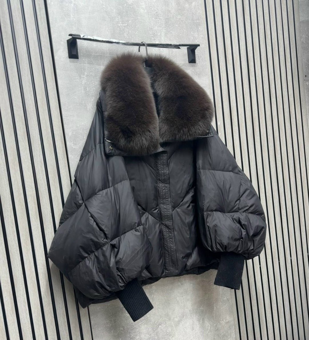 женский пуховик с меховым воротником,короткий пуховик,куртка и пуховик,пуховик с натуральным мехом,женские пуховики