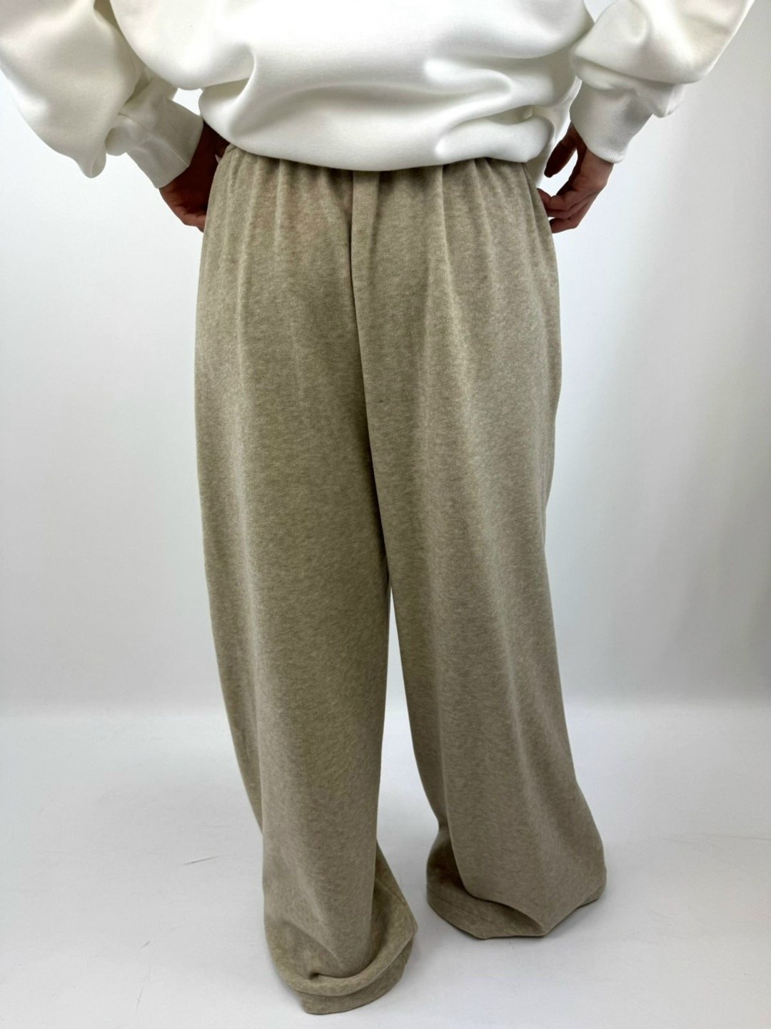 свитшот женский оверсайз,свитшот бежевый,свитшот оверсайз теплый на флисе matilda shop,свитшот оверсайз parvenu,свитшот с принтом