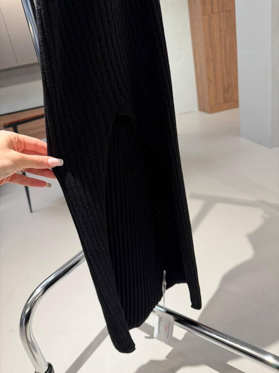 платье облегающее,стильное платье,платье лапша,платье черное,платье с декольте