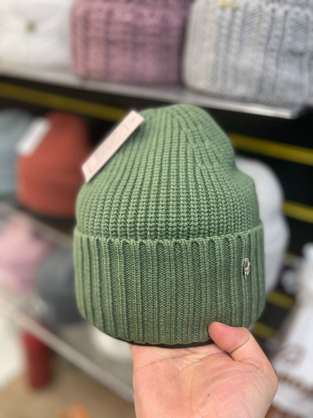 шапка женская,шапка женская осень,шапка женская бини,шапка бини,женская вязаная шапка