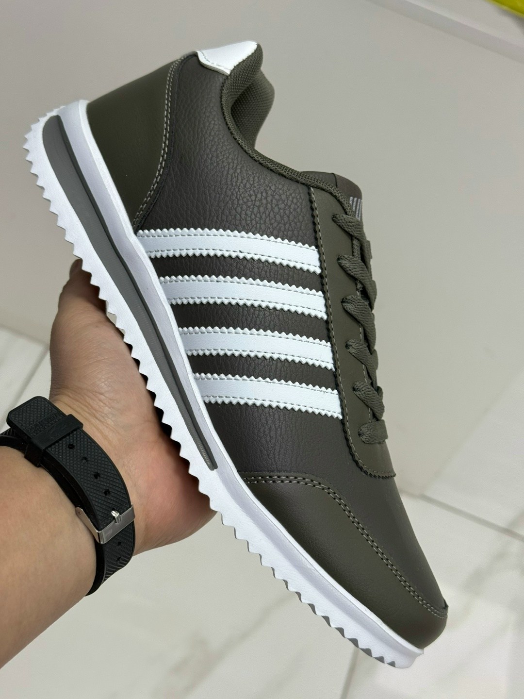 кроссовки адидас порше мужские кожаные,кроссовки мужские adidas,adidas мужские кроссовки кожаные 41-46,кроссовки adidas,кроссовки хавен адидас черные