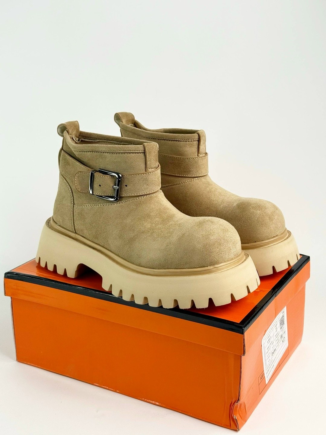 ,женские ботинки, женская,зимняя ,ботинки модные