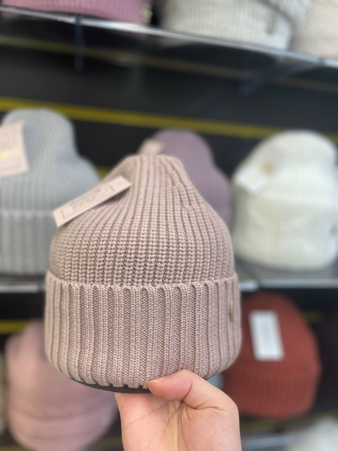 шапка женская,шапка женская осень,шапка женская бини,шапка бини,женская вязаная шапка