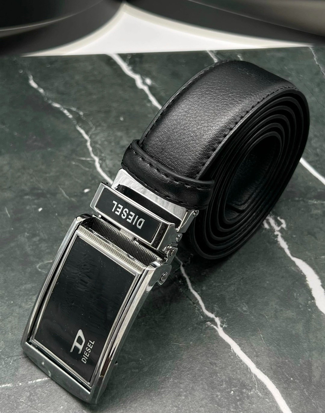 ремень dsquared,ремень кожаный,мужские ремни,ремень новый, натуральная кожа, фирма dsquared,мужской ремень с автоматической пряжкой