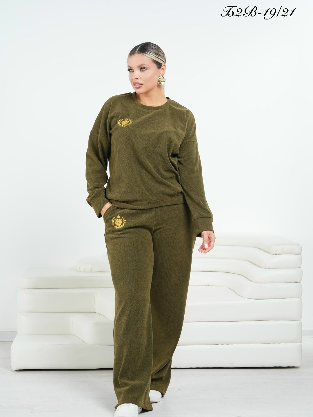 костюм женский,женские спортивные костюмы,костюм велюровый,костюм спортивный велюровый,костюм женский велюровый