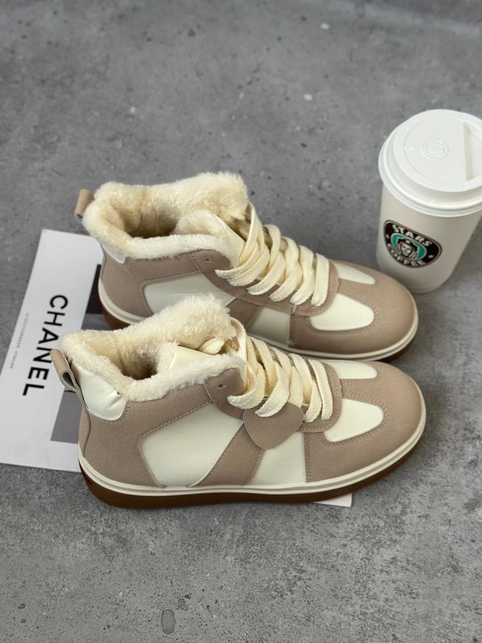 женские зимние кроссовки,женские кроссовки,кроссовки с мехом,,женские зимние замшевые кроссовки hermes daydream бежевые