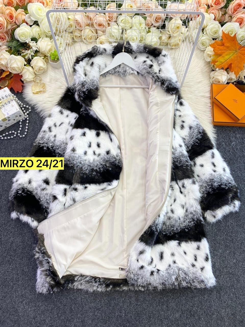 шуба,шуба фабричный китай хорошая качество есть капюшон,шуба искусственная,женская шуба,шуба искусственная экошуба зимняя