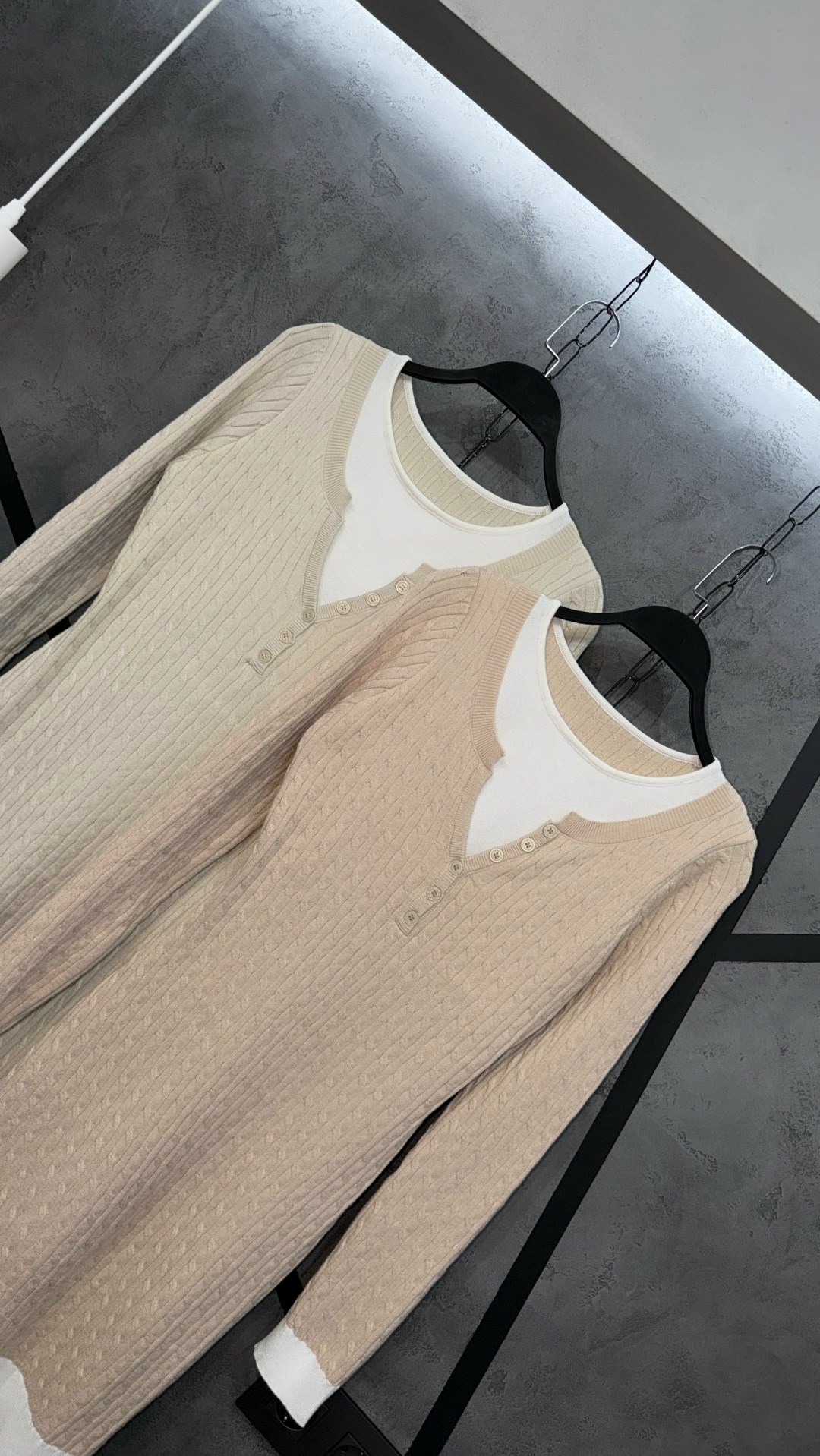 джемпер с круглым вырезом,трикотажный свитер,трикотажный джемпер,женский свитер,свитер с круглым вырезом