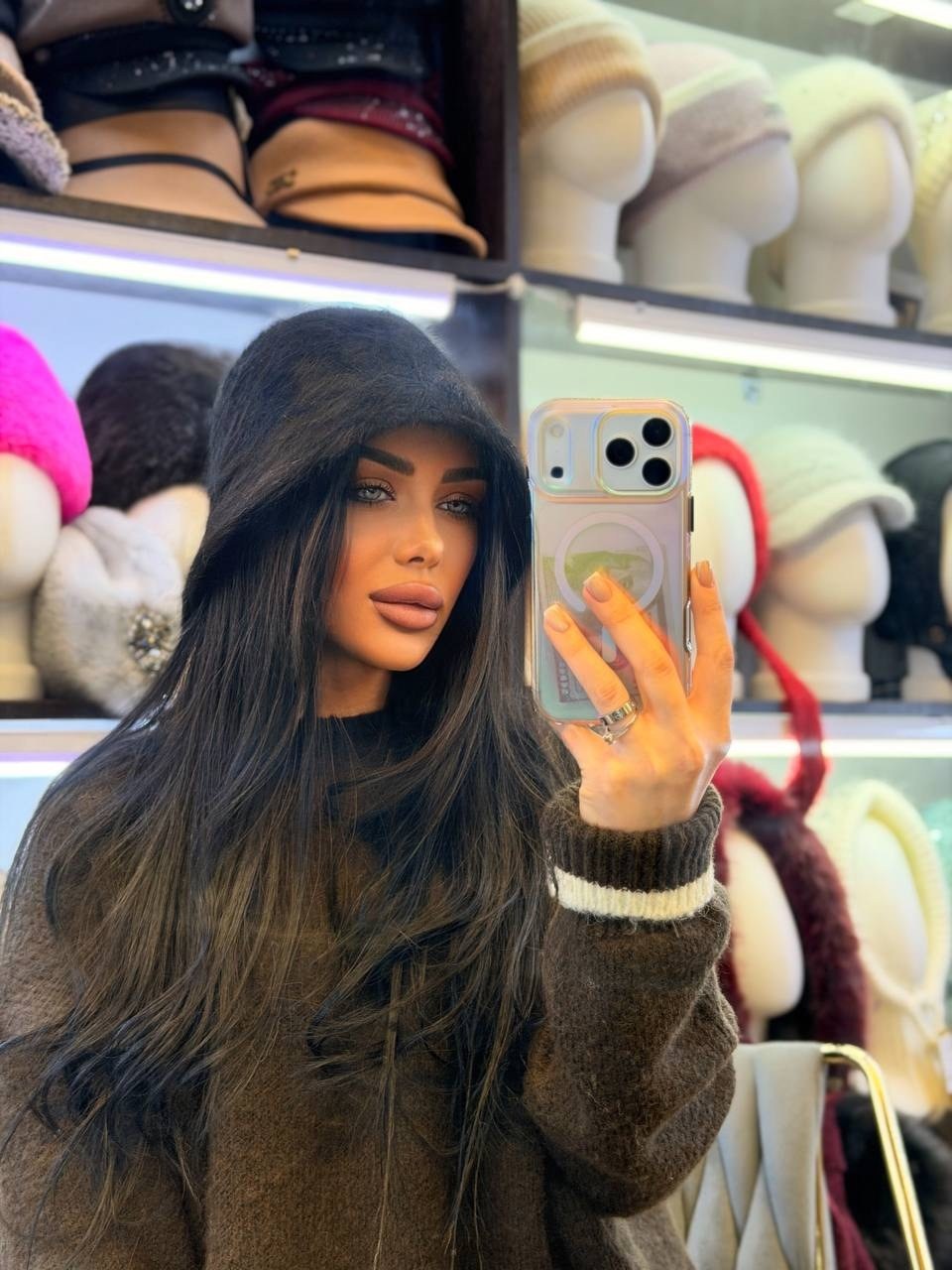 шапка женская,шапка ушанка из ангоры,шапка для женщин,шапки ,вязаная шапка из ангоры