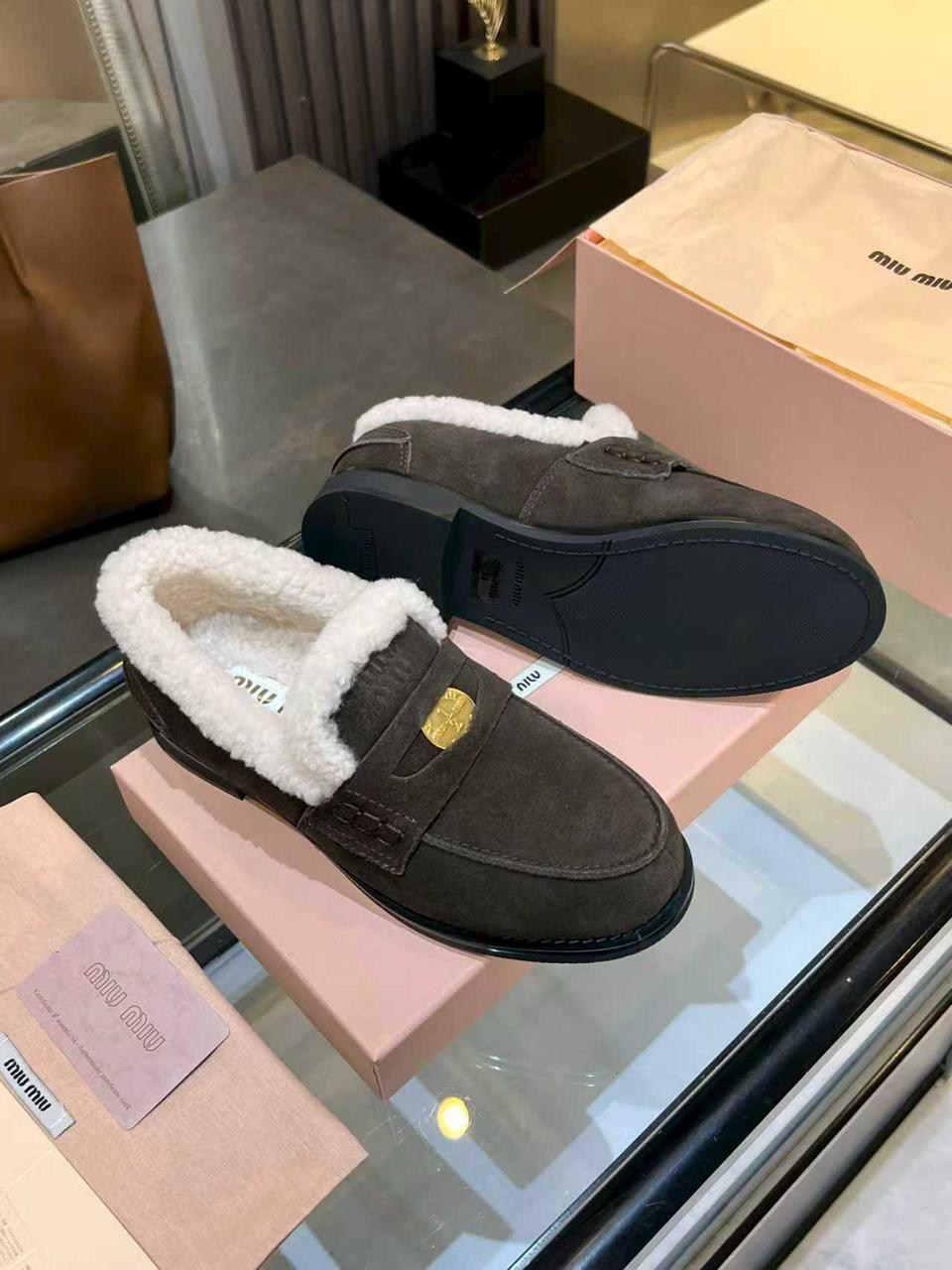 ,женские лоферы,лоферы на меху,лоферы miu miu,женская