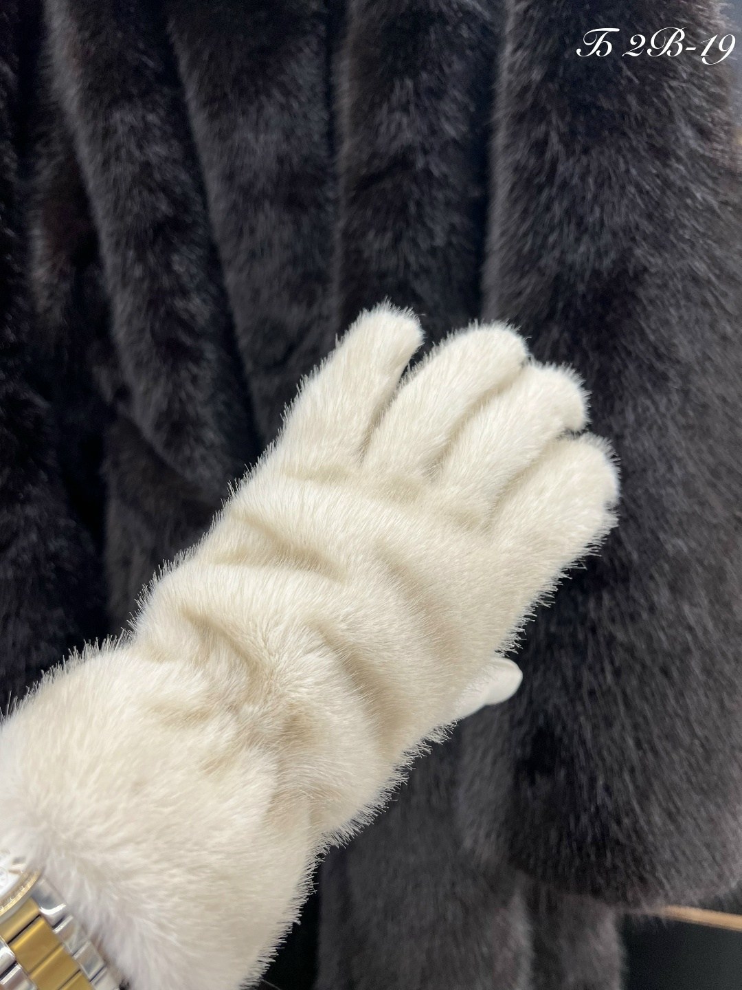 женские перчатки,перчатки с мехом,меховые перчатки,модные перчатки,теплые перчатки