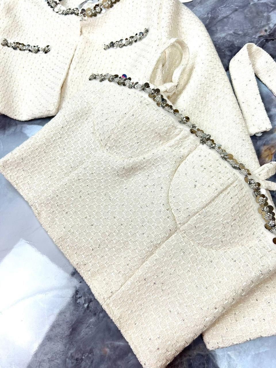 твидовый костюм юбка и укороченный жакет,твидовый костюм,твидовый костюм с юбкой,твидовый жакет,твидовый костюм юбка и жакет