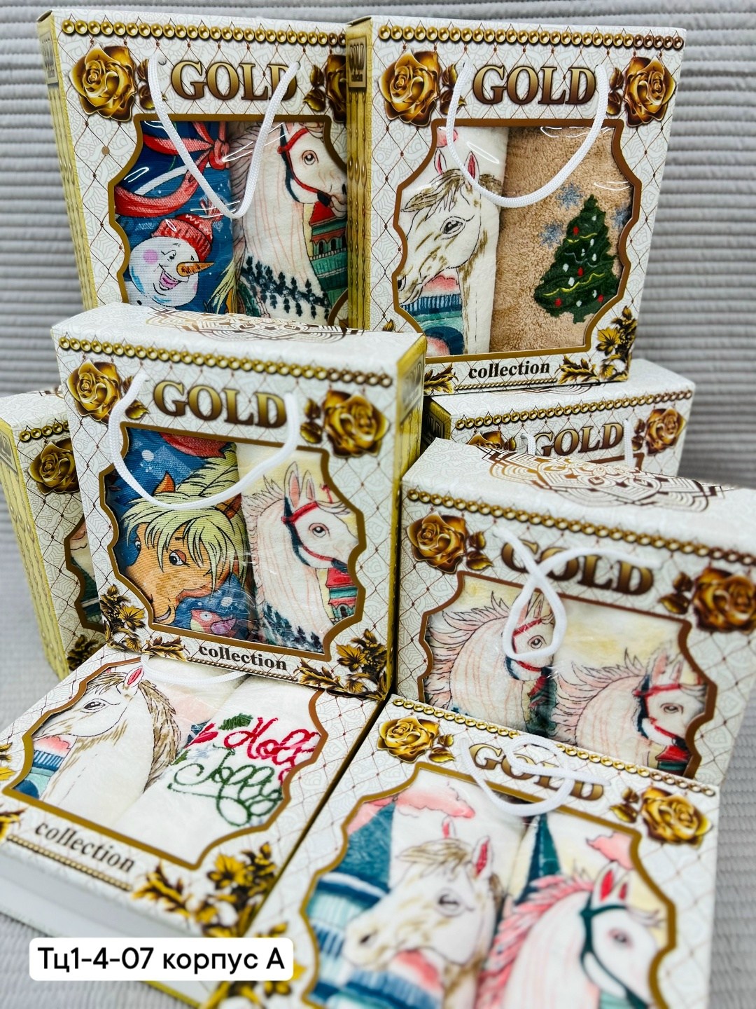 новогодние наборы полотенец,полотенца кухонные набор новогодние с символом,подарочные наборы полотенец,полотенца подарочная,набор новогодних полотенчиков символ года со змеёй комплект вафельных полоте