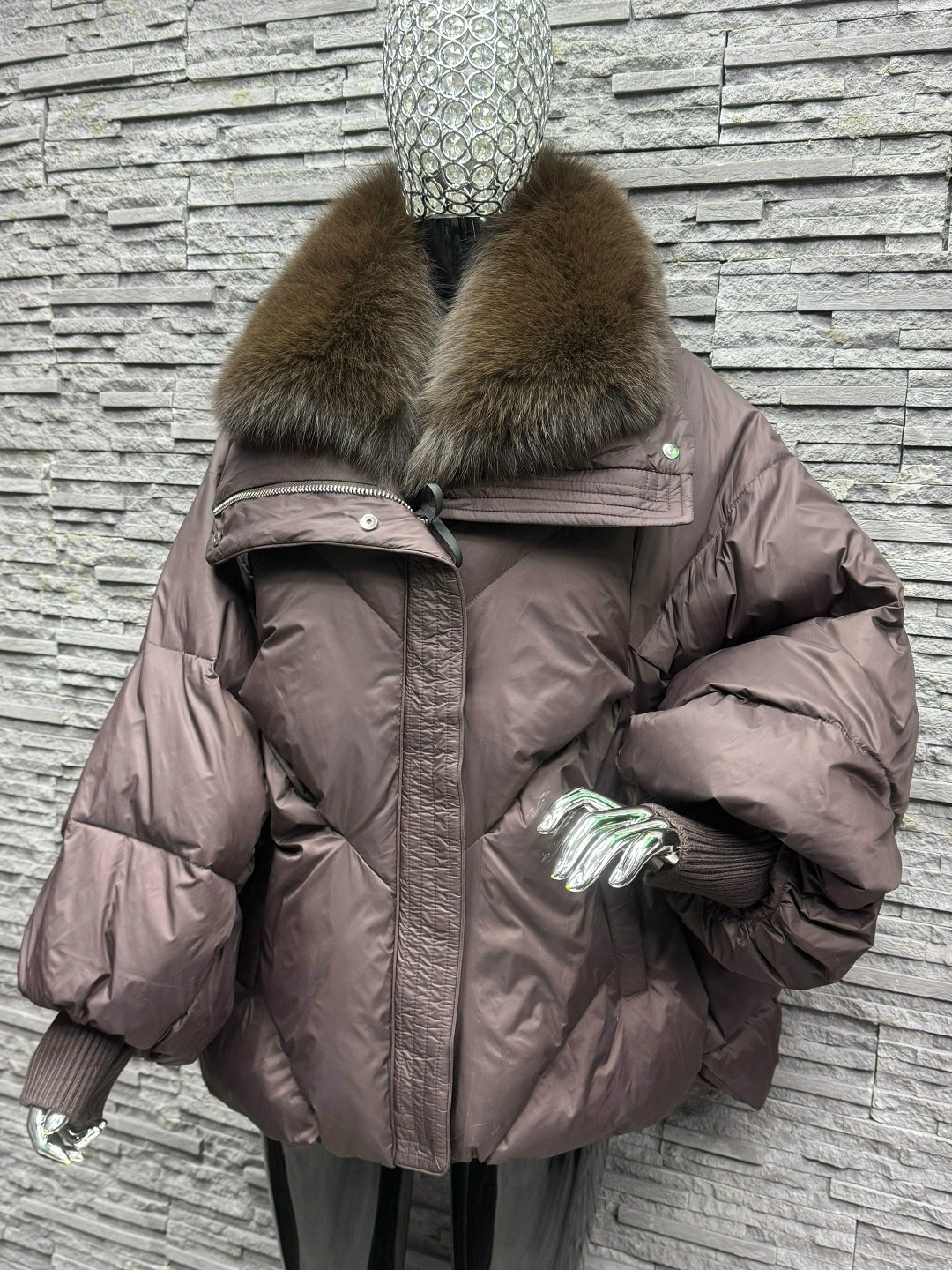 женский пуховик с меховым воротником,пуховик с натуральным мехом,куртка пуховик с мехом,пуховик с мехом,женские пуховики