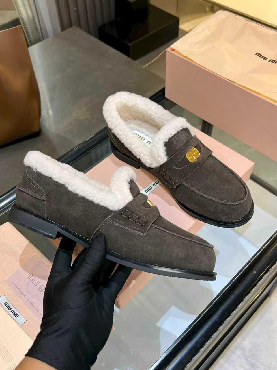 ,женские лоферы,лоферы на меху,лоферы miu miu,женская