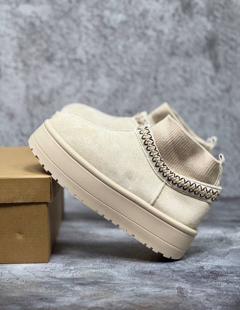 женские угги,,угги зимние на платформе,угги, женская