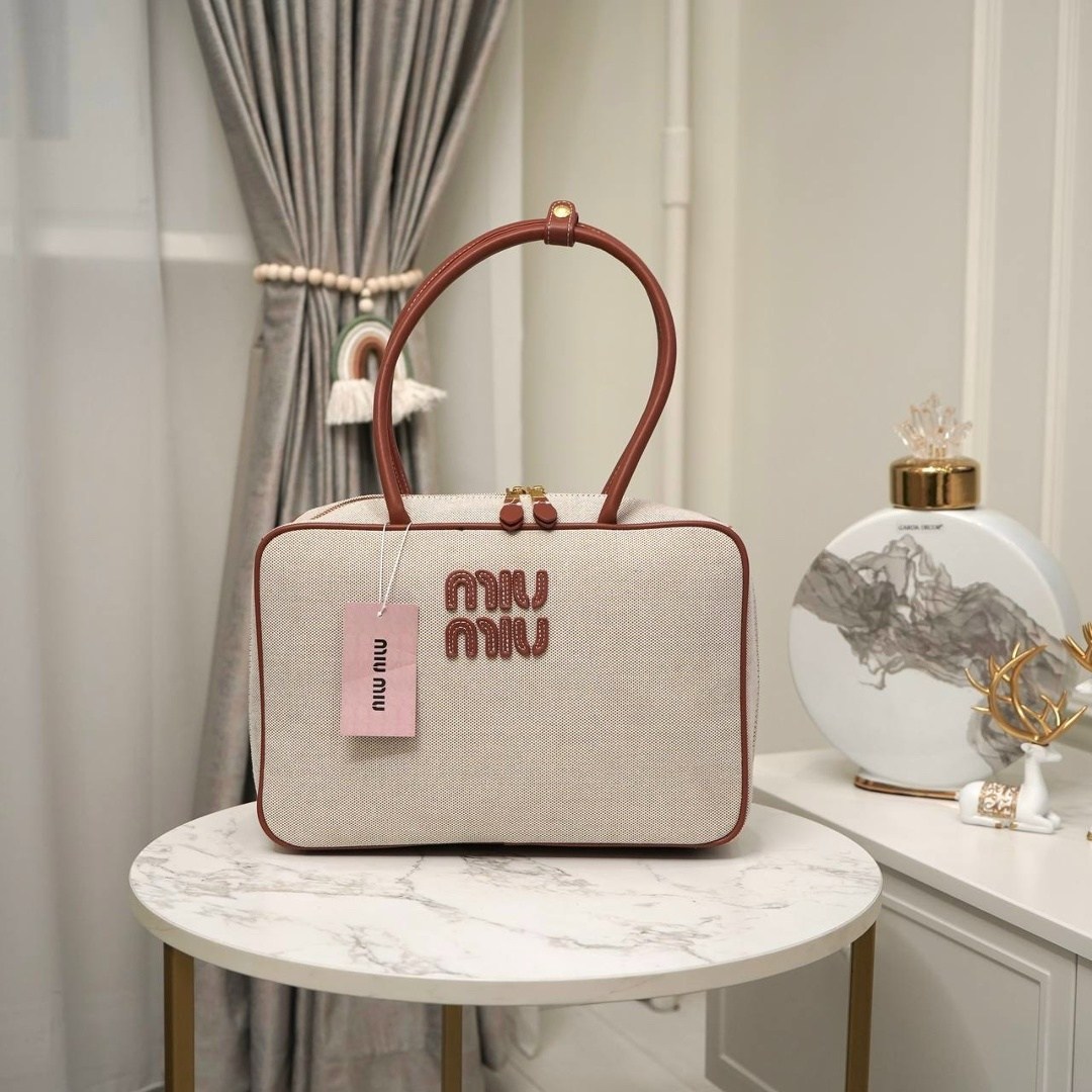 сумка женская miu miu,сумка miu miu,сумка миу миу,сумка,сумка тоут большая miu miu